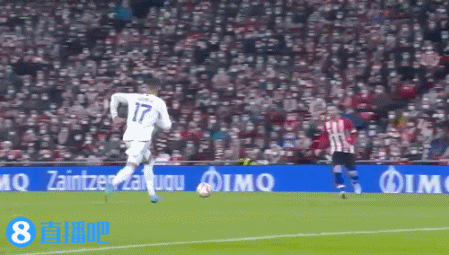 高效发挥！麦基半场11中7贡献17分5篮板