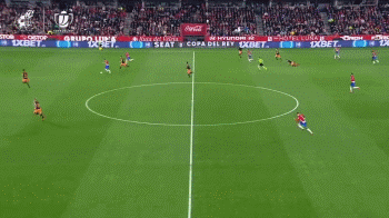 欧冠：巴黎2-1战胜曼联