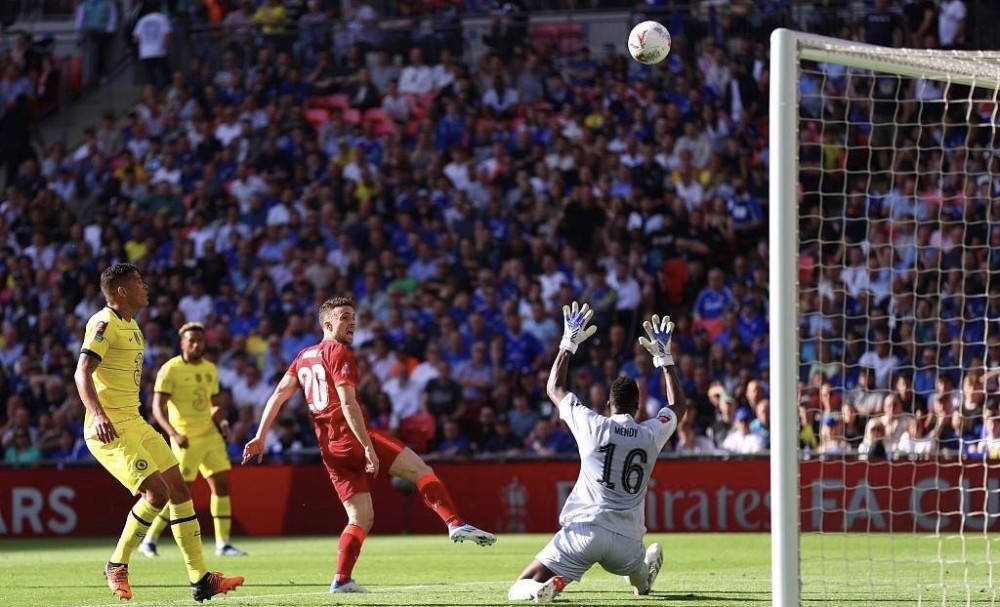 曼联4-1狼队全场数据：射正次数10-2，控球率超6成